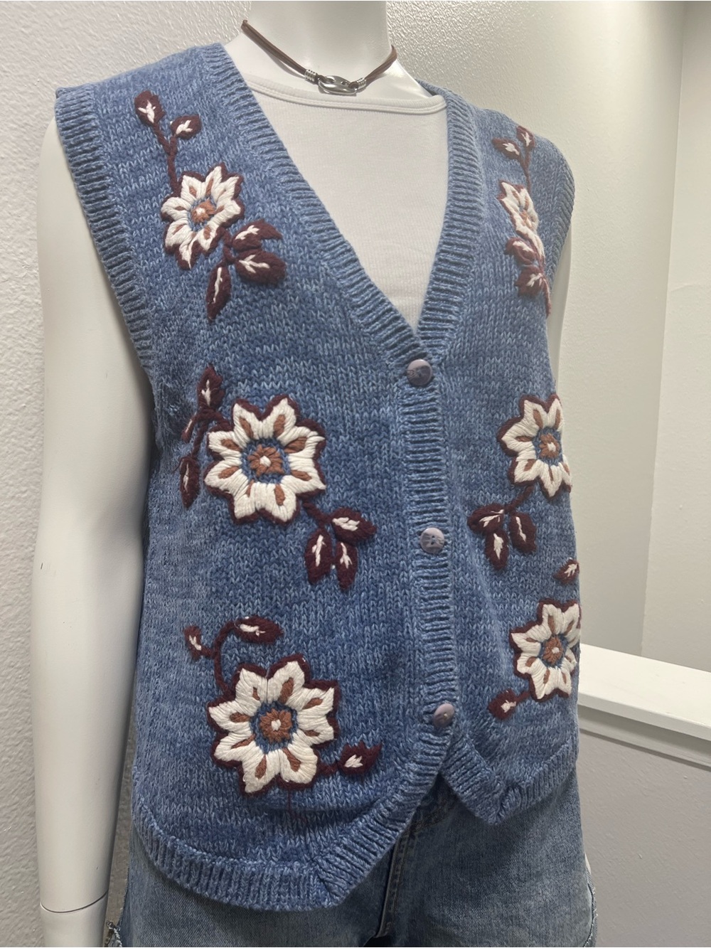 I.C. Isaacs Fall Blue Floral Embroidered Knit Sweater Vest - Size L